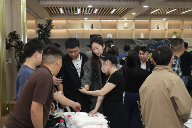河北“擴流增量促發展”系列活動之唐山選品會在遷安圓滿舉行，日用百貨銷售掀起新熱潮